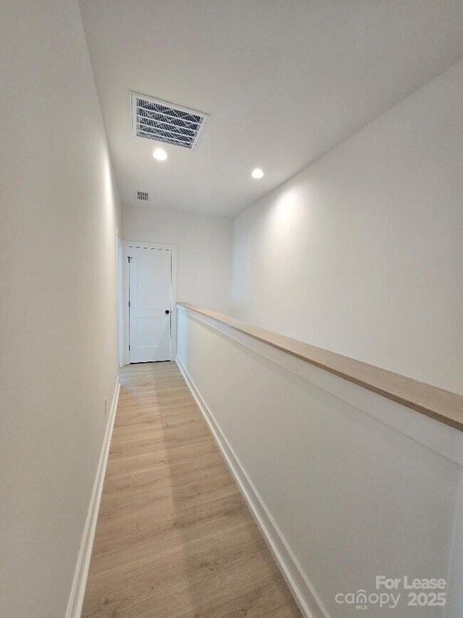 Building Photo - 511 Bowman Rd