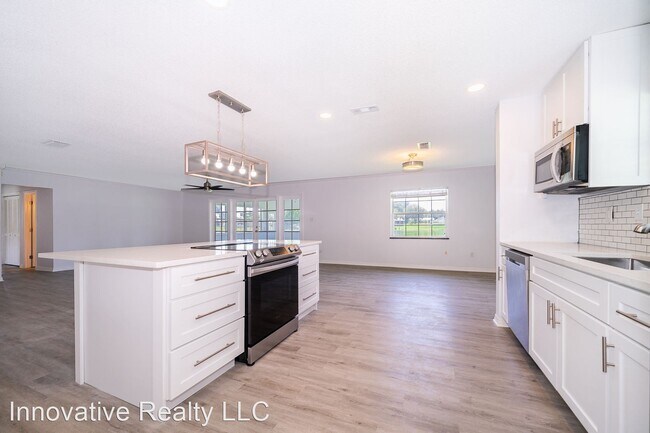 Building Photo - 3 br, 2 bath House - 15 Wisteria Dr.