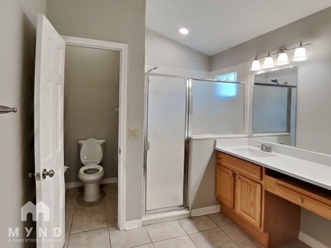 Building Photo - 6041 Spring Creek Ct
