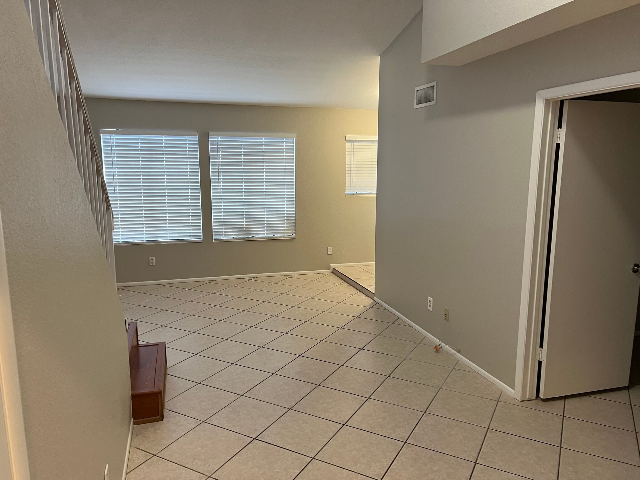 Building Photo - 8625 E Belleview Pl