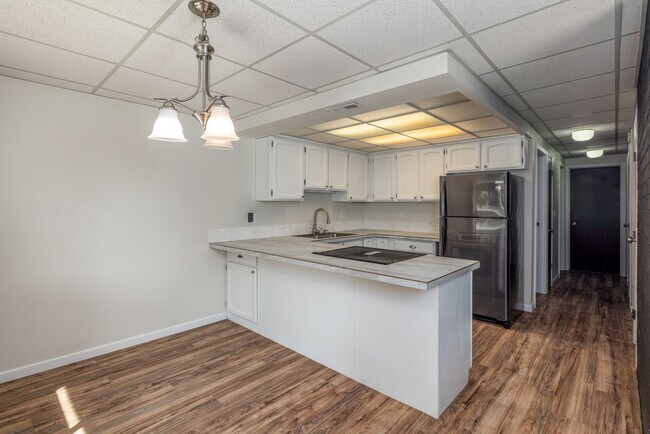 Building Photo - 603-605.5-6055 N Virginia Rd