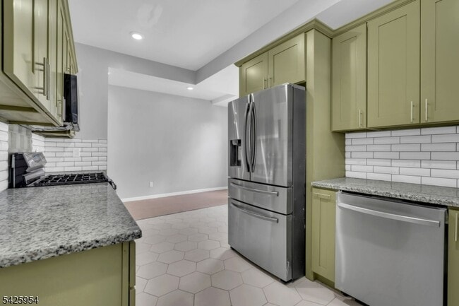 Building Photo - 123 Dodd St