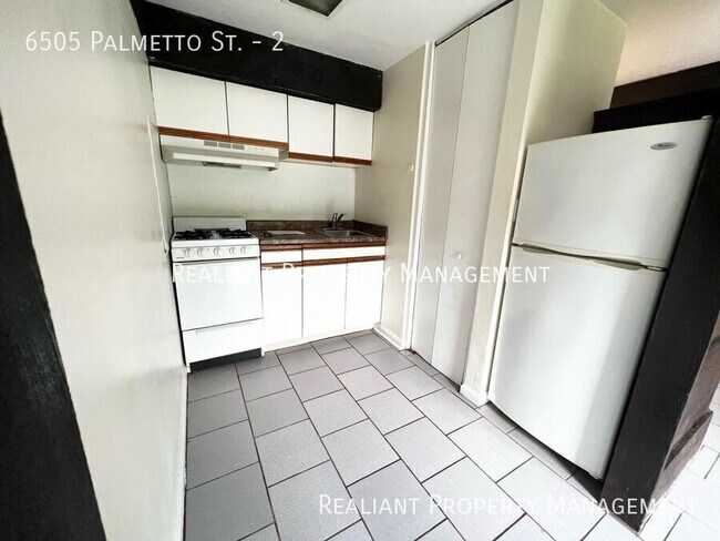 Building Photo - 6505 Palmetto St