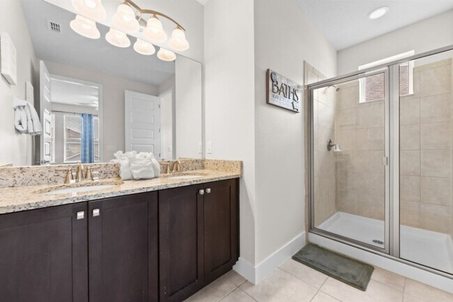 Building Photo - 350 Lasso Dr