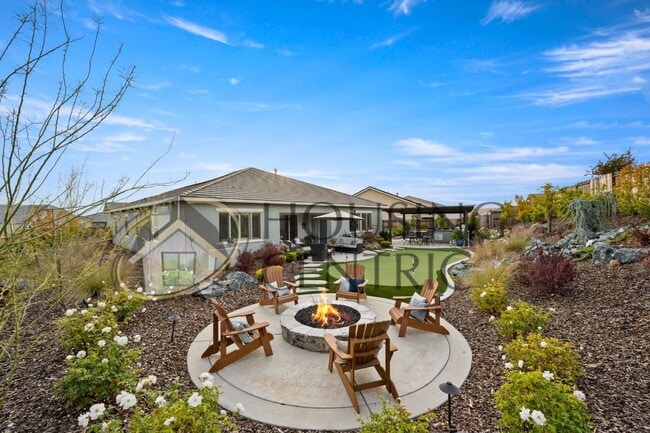 Building Photo - STUNNING Single Story Home with a Resort S...