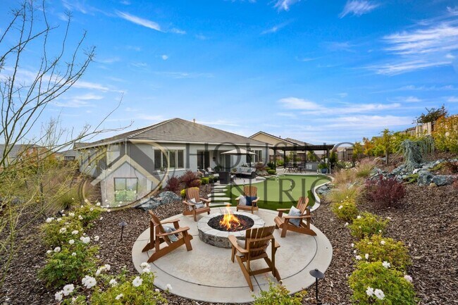 Building Photo - STUNNING Single Story Home with a Resort Style Backyard!