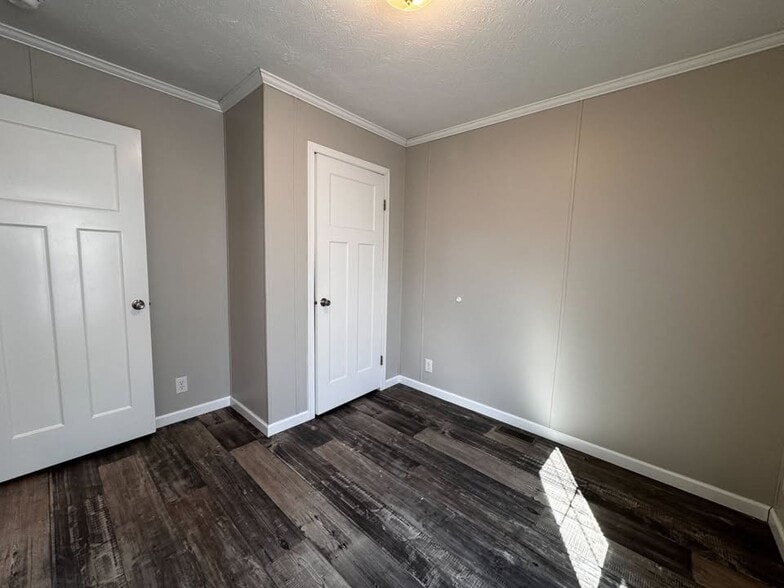 Building Photo - 10610 State Rte 762