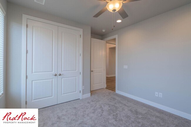 Building Photo - Beautiful 4-Bedroom 2.5 Bath with a 3 Car ...