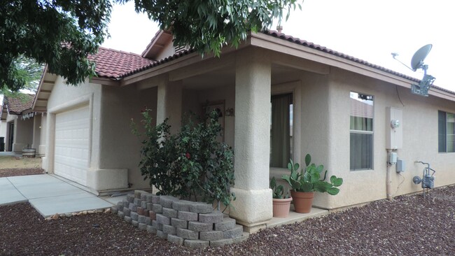 Building Photo - 954 Escondido Dr
