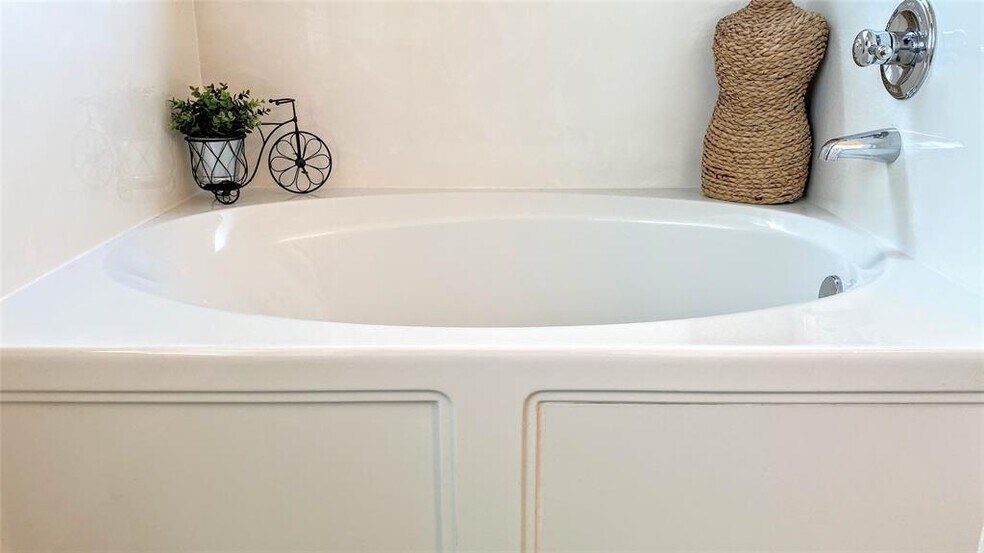 Building Photo - 314 River Briar Ln