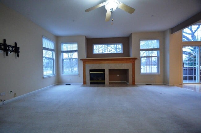 Building Photo - 8095 Boulder Ct
