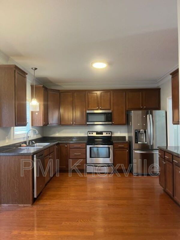 Building Photo - 5825 Beaver Run Ln