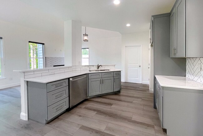 Building Photo - Newer Construction Farmhouse Style Home!