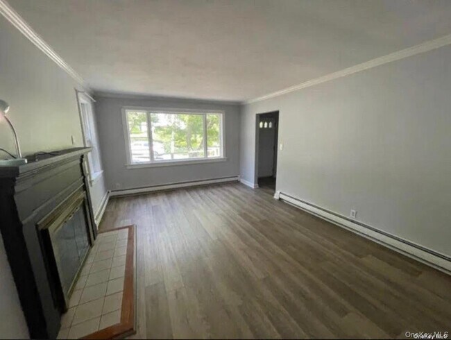 Building Photo - 119 Maple Pl