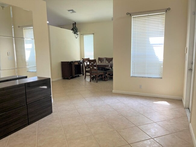 Building Photo - 5804 Spring Lake Terrace