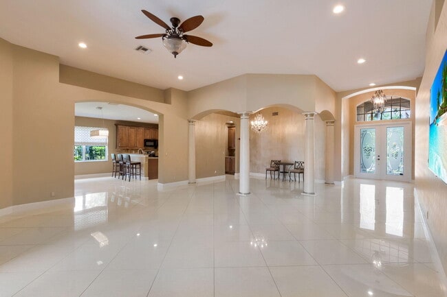 Building Photo - 12372 Cascades Pointe Dr