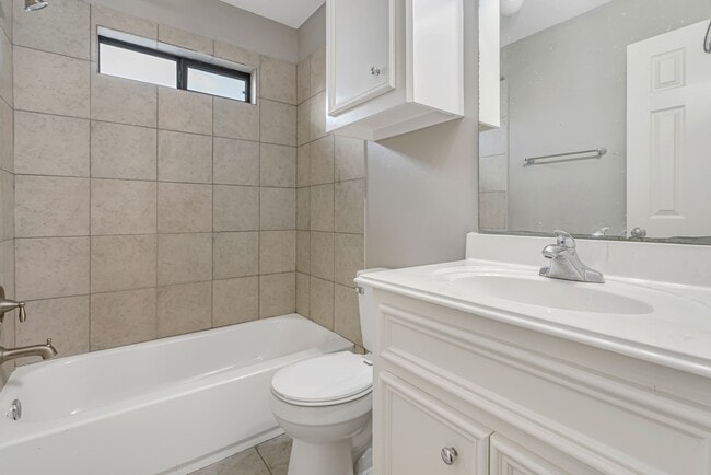 Building Photo - 1802 Eubanks St