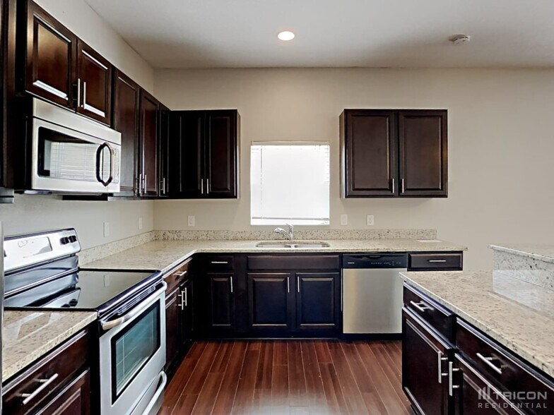 Building Photo - 2304 Whitley Ln