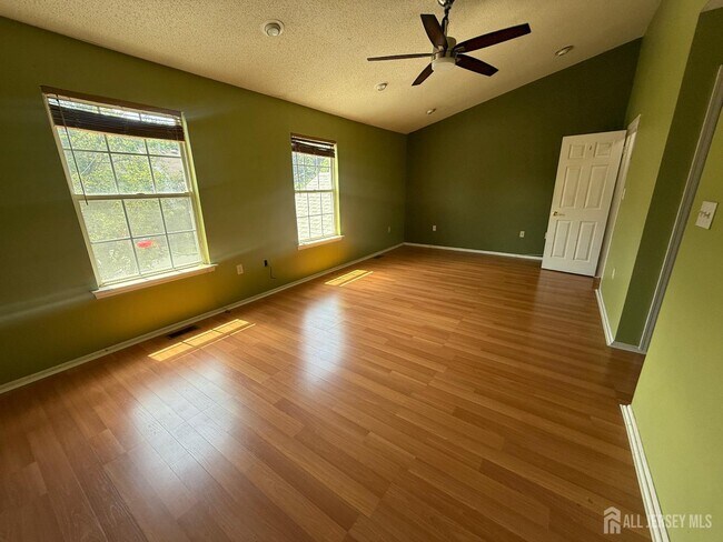 Building Photo - 20 Sassafras Ct