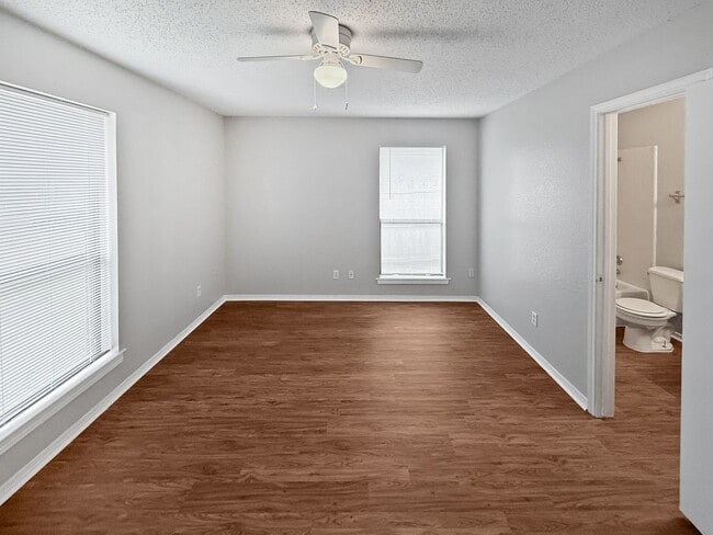 Building Photo - 832 Mirabell Ct