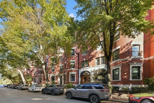 Building Photo - 87 Gainsborough St