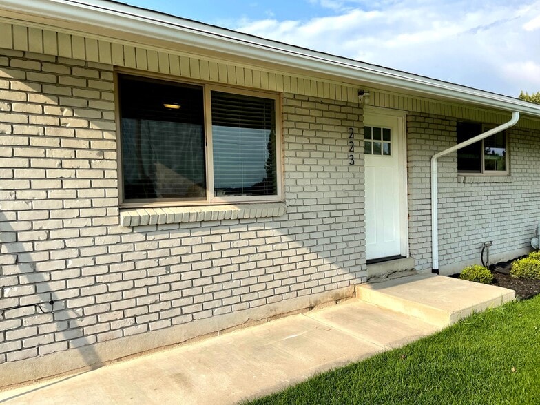 Building Photo - 223 E 500 S