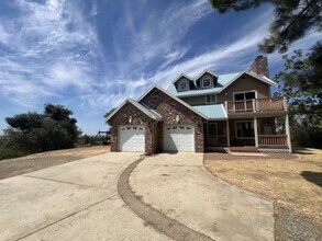 Building Photo - 12040 Twin Pines
