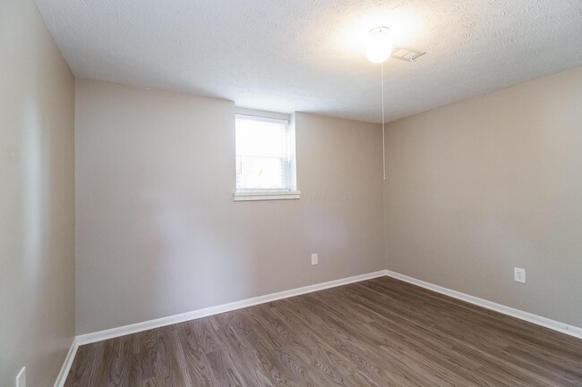 Building Photo - 2767 Bardwell Rd