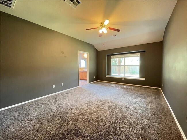 Building Photo - 716 Arrowood Pl