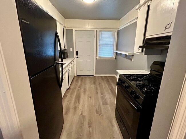 Building Photo - 3044 NW 28th St