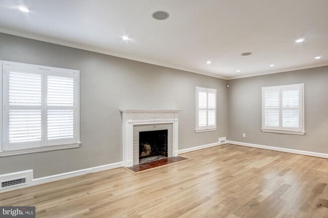 Building Photo - 1626 Kalmia Rd NW