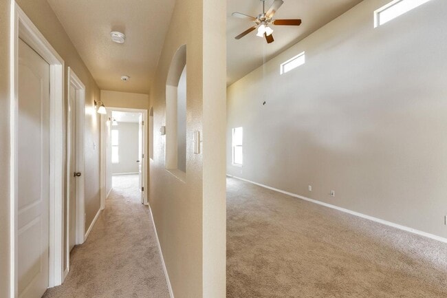 Building Photo - East El Paso 3 bed Refrig A/C next to Park!