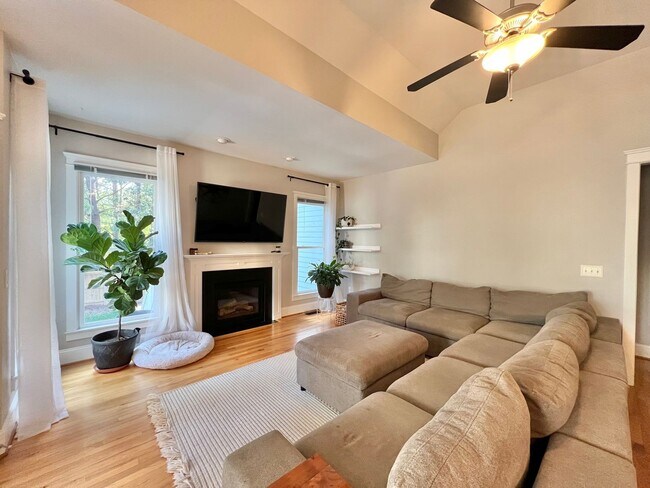 Building Photo - Gorgeous Custom Built 4BD, 3BA Holly Springs Home with Home Gym Setup and Fenced In Yard