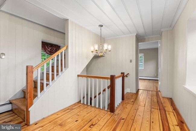 Building Photo - 607 E Wheel Rd