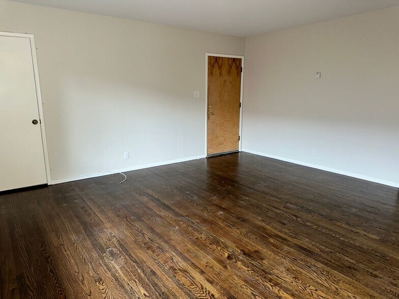 Building Photo - 53 E Richmond Ave.