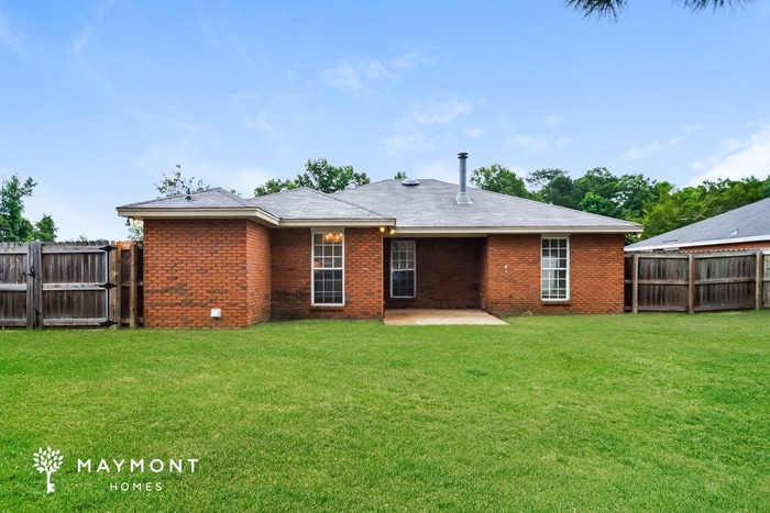 Building Photo - 975 Eastern Oaks Dr