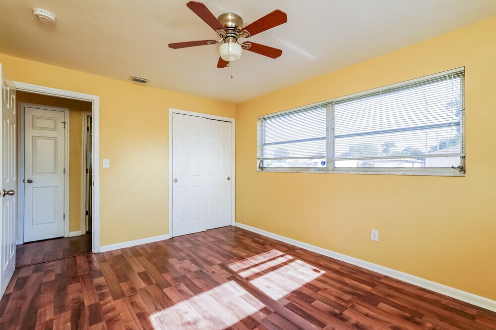 Building Photo - 502 Leeland Heights Blvd E