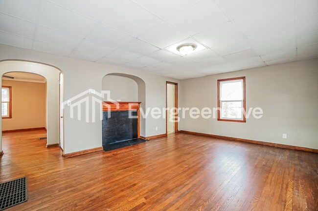 Building Photo - 1714 Bide A Wee Park Ave