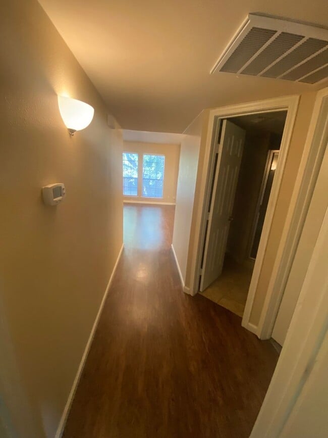 Building Photo - Awesome Condo in Plano! Available 6/6/22