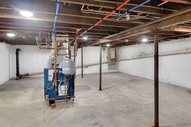 Building Photo - 17 Walcott St