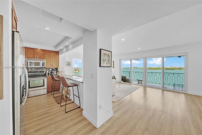 Building Photo - 11111 Biscayne Blvd
