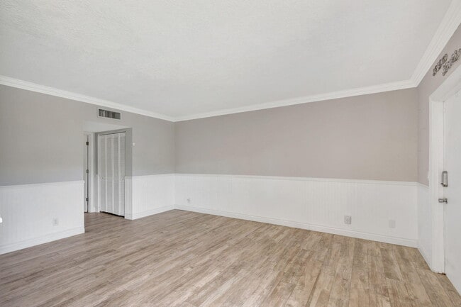 Building Photo - 4201 S Ocean Blvd