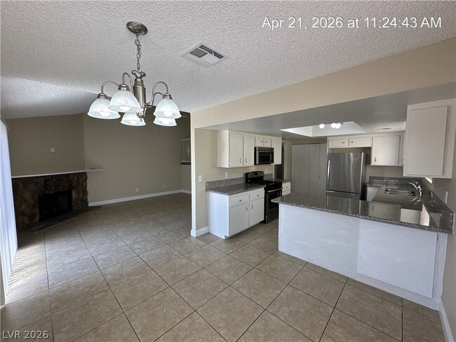 Building Photo - 329 Chastine St