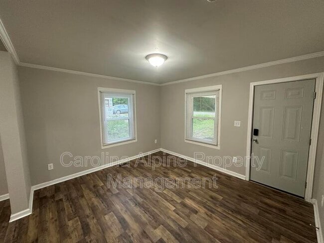 Building Photo - 416 Airline Ext