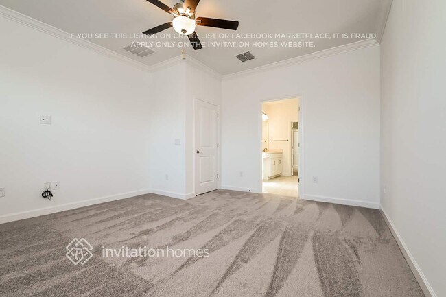 Building Photo - 14326 17 Ct E