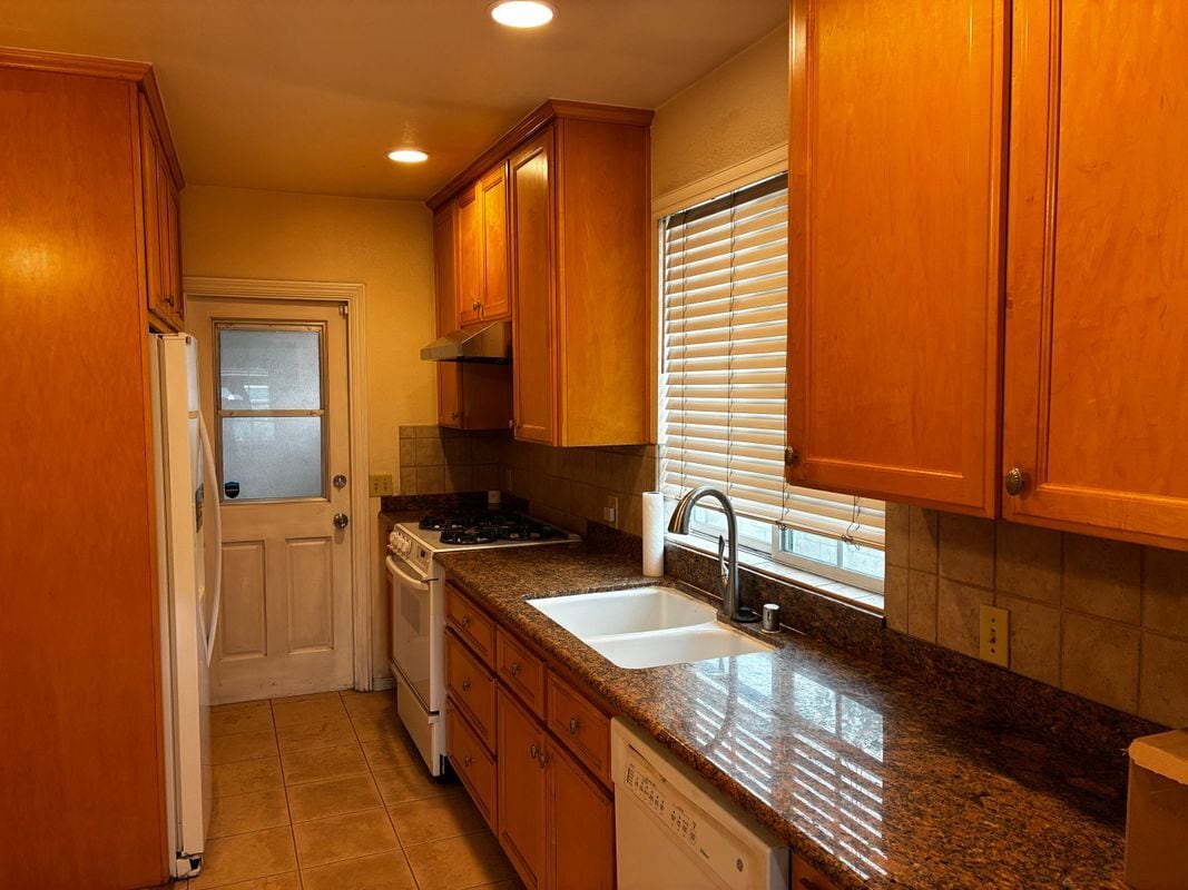 Building Photo - 7946 Hershey St