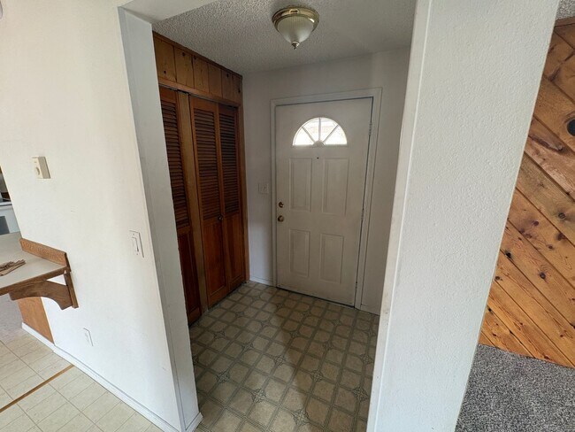 Building Photo - 333 SW 35th St