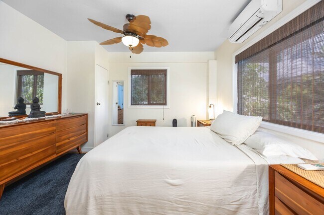 Building Photo - 59-18 Holawa Street