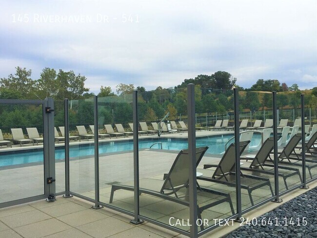 Building Photo - 145 Riverhaven Dr