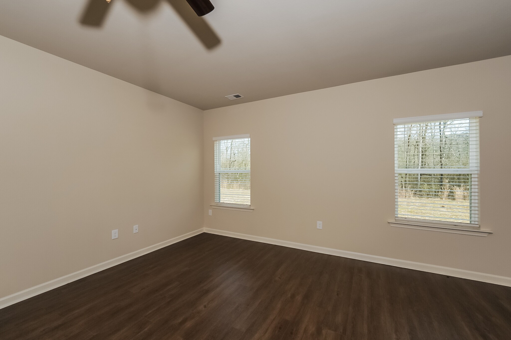 Building Photo - 504 Clover Cir